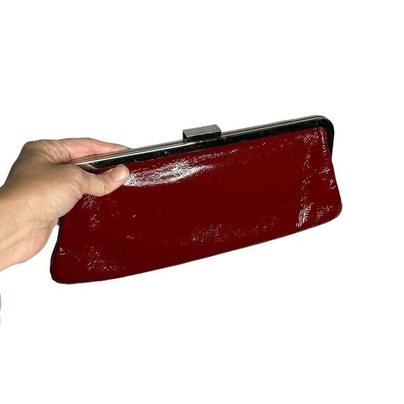 HOBO international red crinkle patent leather large kisslock clutch wallet - Picture 2 of 11